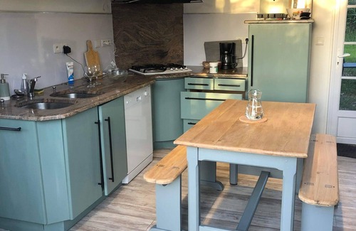 Pleherel-Plage-Vieux-Bourg Ski Chalet | Small family cottage with sea view, 2 steps from the beach