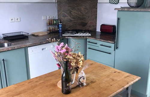 Pleherel-Plage-Vieux-Bourg Ski Chalet | Small family cottage with sea view, 2 steps from the beach