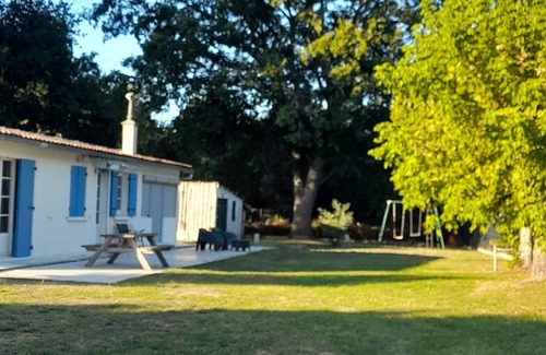 Vendays-Montalivet House | Small farmhouse built in 1950 between ocean and forest