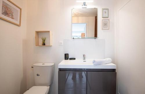 Fives Apartment | Small Functional Studio – right next to the metro