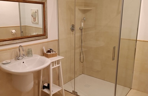 Alpera Bed & Breakfast | Small hotel among vineyards with swimming pool and fireplace, pet friendly