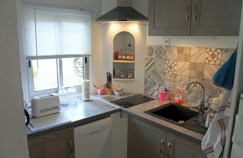 Saint-Pierre-la-Mer Villa | Small house, air conditioning and shaded garden, in a quiet area near the beach