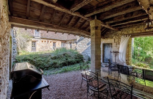 Cherveix-Cubas Cottage | Small house "Gite Le Buisson" with private pool, private terrace and Wi-Fi