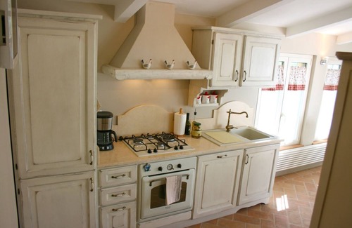 Il Borgo Villa | Small house not far from the town of Cortona, perfect for couples for a romantic holiday or honeymoo