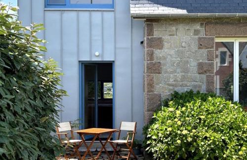 Trevou-Treguignec House | Small house with sea view