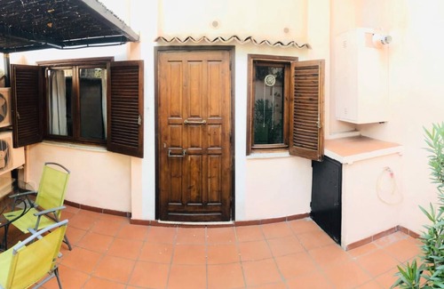 San Lorenzo Cottage | Small independent villa on two levels with terrace