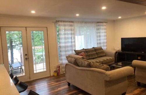 Erinsville Cottage | Small Lake front cottage located at Beaver Lake