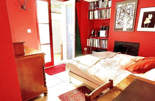 Canonbury Apartment | Small Luxury hideaway in a tree lined street