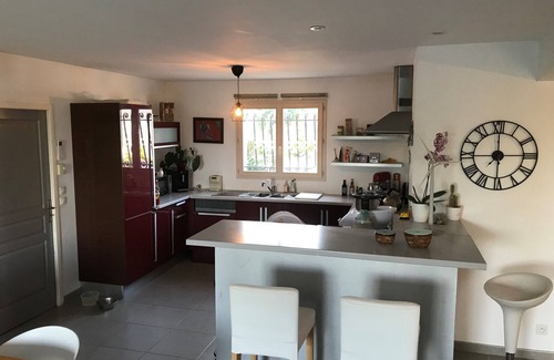 Ouveillan House | Small natural n'est open to the outside in the Mediterranean