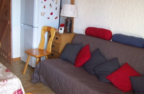 Manigod Apartment | Small nest rental in peace and with a superb view (classified 2 stars)