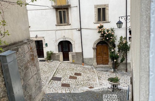 Pescocostanzo Apartment | Small paradise in the center of town.