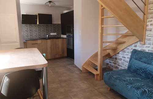 Erquy House | SMALL ROSES SANDSTONE HOUSE NEAR THE BEACHES