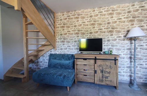 Erquy House | SMALL ROSES SANDSTONE HOUSE NEAR THE BEACHES