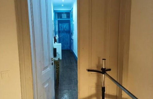 Cacilhas Apartment | Small Single Room