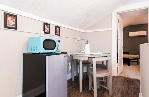 Beechmont House | Small Space, Big Style: 2Bed/1Bath Haven