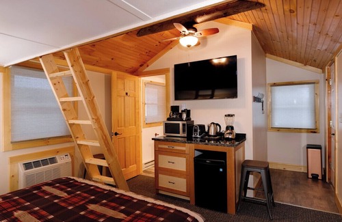 Lake Placid Cabin | Small Standalone Private Cabin with Loft and Kitchenette, Firepits, BBQ