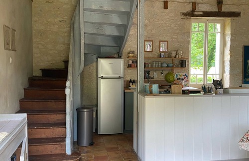 Castillonnes House | Small stone house with swimming pool and garden