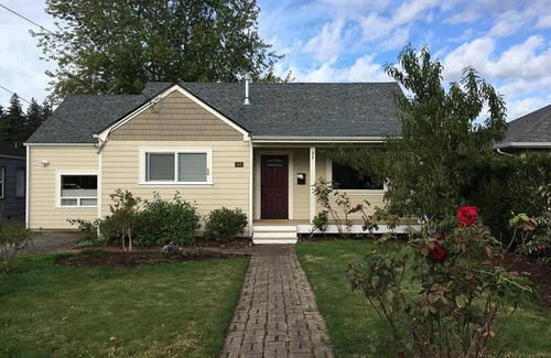 Mount Vernon House | Small Town Charm, Big City Amenities and Skagit Valley Farm-to-Table Appeal