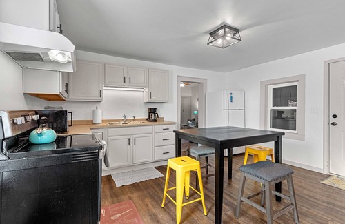 Oconto House | Small Town Retreat- 5br- Movie Theater Room!