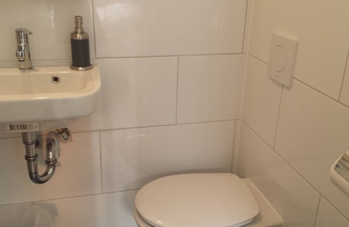 Utrecht Hotel | Small triple room, 1 km from center Utrecht