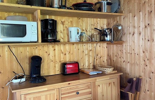 Garin Ski Chalet | Small, well-equipped chalet in attractive condominium.