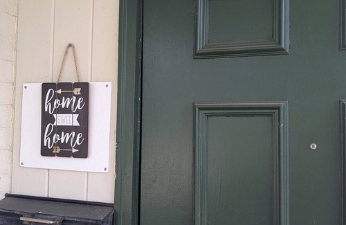 South Bend Apartment | Smalstig Rockne Suites 1 Bedroom Apartment Walk to Notre Dame