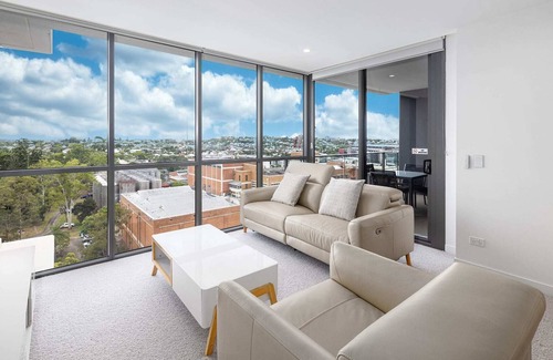 Milton Apartment | Smart Home, Voice control,Netflix & Sauna & Steam