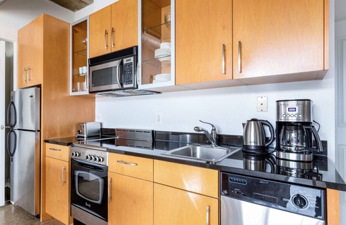 Logan Circle Apartment | Smart Logan Circle 1BR w/W/D, Roof BBQ, walk to Metro, by Blueground