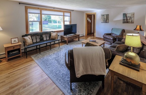 Ludlow House | Smart Piggy Brick House! 3br house with brick fireplace, WiFi in Ludlow