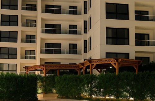 Al-Manasrah Ski Chalet | Smart Stay by the Sea