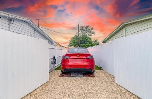 Miami Gardens House | Smart Tiny House Garden
