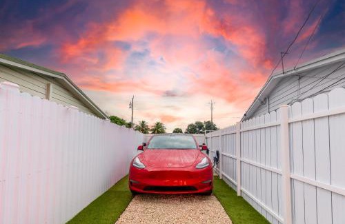 Miami Gardens House | Smart Tiny House Garden