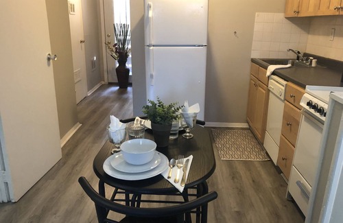 Northeast Apartment | ✯Smart TV, Free ϟ Wi-Fi w/Smoke Free ϟ Private Entrance✯