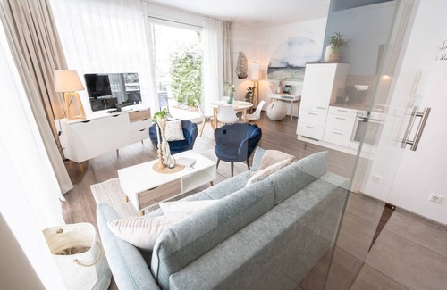 Bad Zwischenahn Apartment | SmartFewo: Set sail | lakeside terrace | sauna - Residence by the small sea