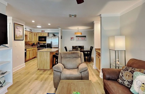 Port Aransas Condo | Smiling Jacks Escape | Pet Friendly, Shared Pools!