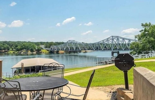 Jasper Condo | Smith Lake Condo with Pool 3bd/2bath