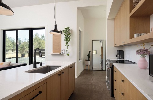 Terrebonne House | Smith Rock Oasis w/Hot Tub Steps to the Park