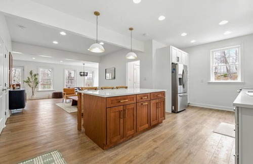 Huddleston Apartment | SML Luxe Cabin Retreat