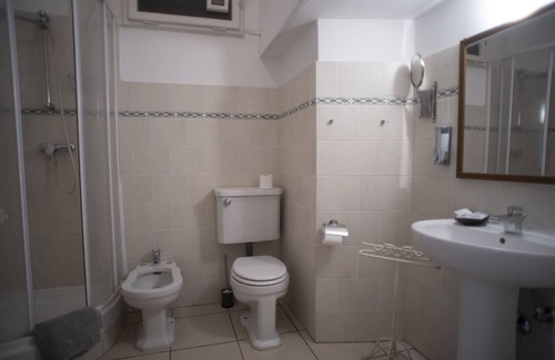 San Jacopino Bed & Breakfast | SMN Train Station, Room with private bathroom in B&B