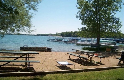 Cassopolis House | Smoke & Animal Free Diamond Lake Home All Sport Lake & Notre Dame Games