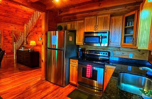 Waynesville Cabin | Smokey Mountain Retreat