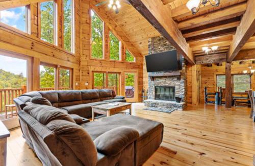 Gatlinburg House | Smokey's Lodge