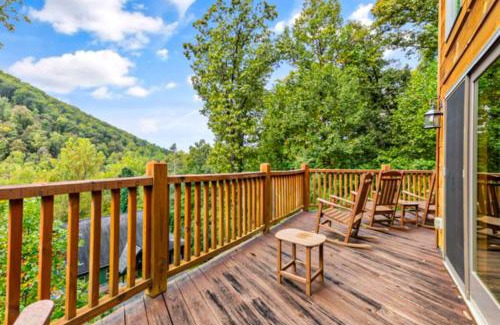 Gatlinburg House | Smokey's Lodge