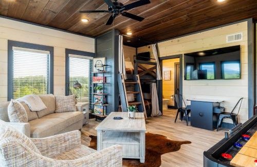 Sevierville House | Smoky Mountain Chalet with Indoor Pool