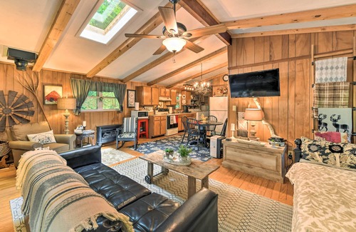 Franklin Cottage | Smoky Mountain Cottage w/Lanai & Mtn Views