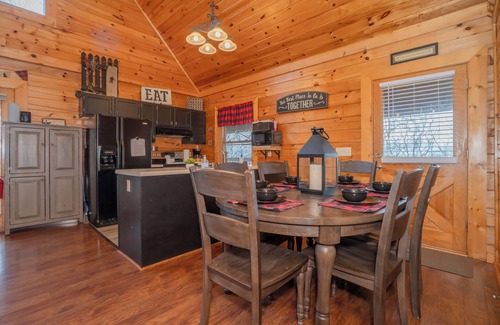 Sevierville Cabin | Smoky Mountain Escape, 2BR Cabin w/Loft, Hot Tub & Arcade – Private & Peaceful!
