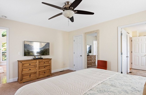 Bryson City House | Smoky Mountain Retreat w/Hot Tub/Fireplace/View