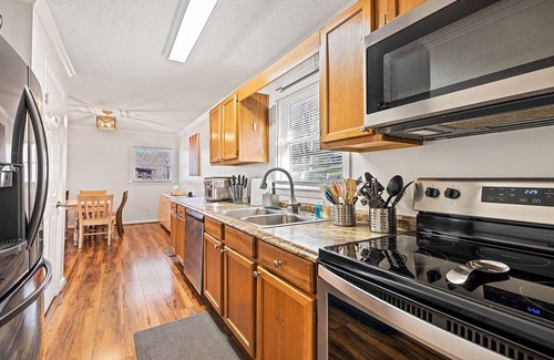 Maggie Valley House | Smoky Mountain Solace-Stunning Views! Fantastic Location! Pet Friendly
