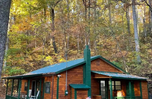Franklin Cabin | Smoky mountains secluded cabin retreat in Franklin !