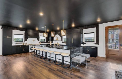 Wears Valley Cabin | Smoky Mtn Ultra Luxury Cabin, IndoorPool, PS5, Waterpark, Pool Table, 8Bsleeps26